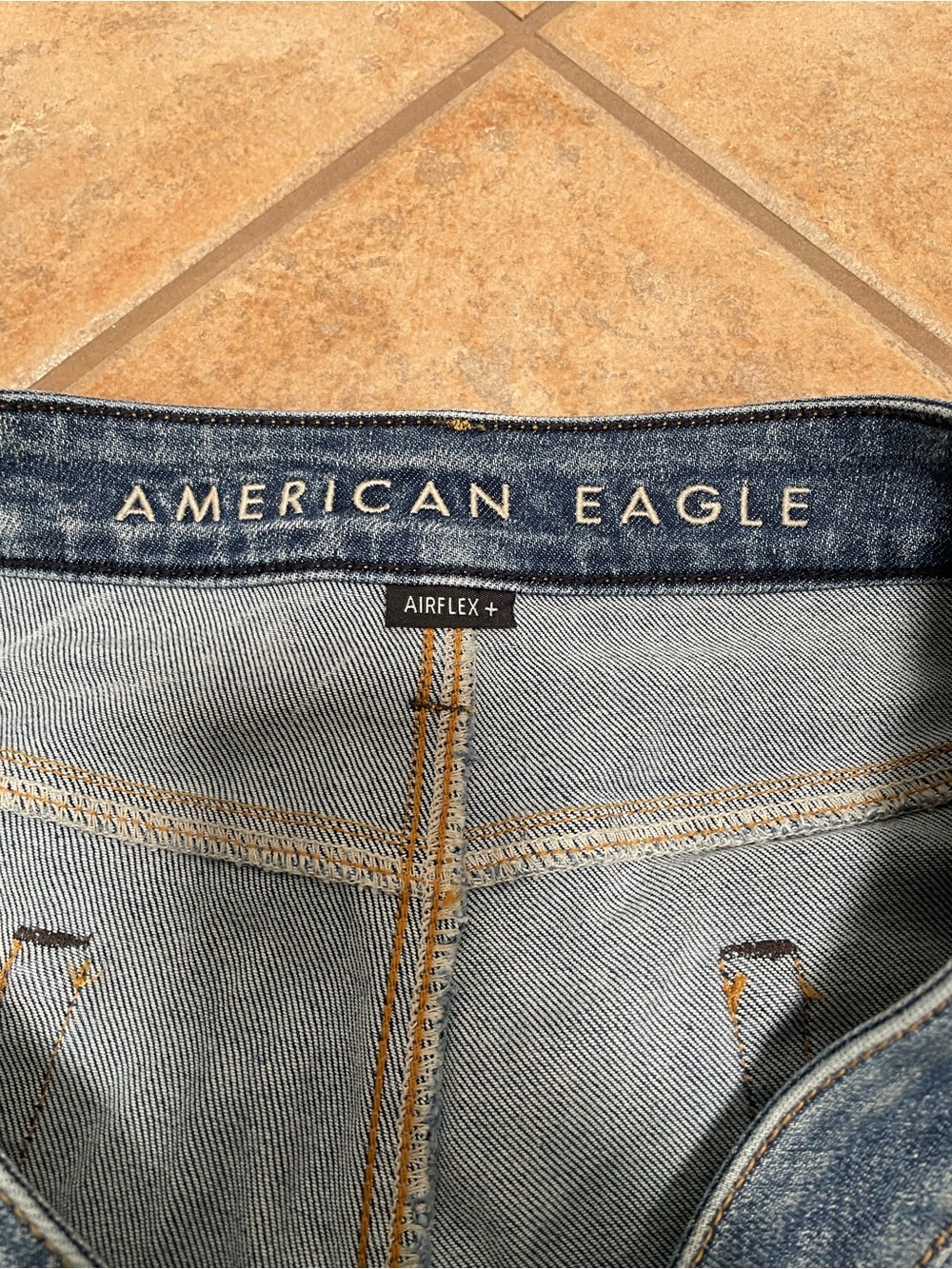 American Eagle Outfitters Men's Washed Dark Blue Distressed Denim Shorts - Picture 3 of 4